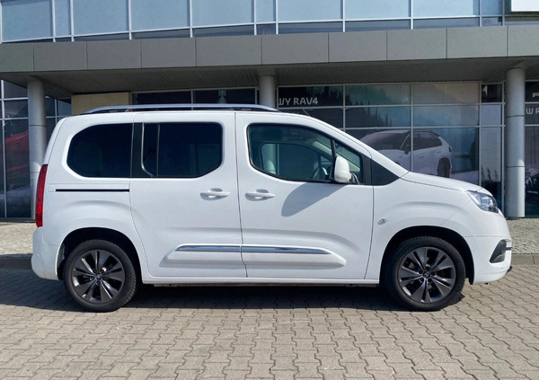 Toyota Proace City Verso cena 101000 przebieg: 30660, rok produkcji 2020 z Kalisz małe 596